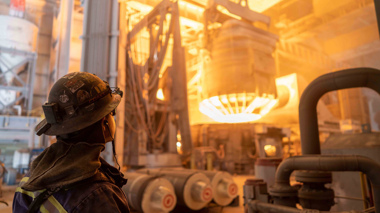 Jsem zcela proti tomu, aby kdysi velkou a mocnou spolenost U.S. Steel koupila zahranin firma, v tomto ppad japonsk Nippon Steel, napsal Trump.